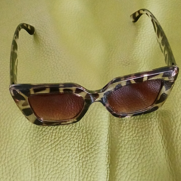 NWT Tortoiseshell Oversized Sunglasses UV Protection - Picture 6 of 7